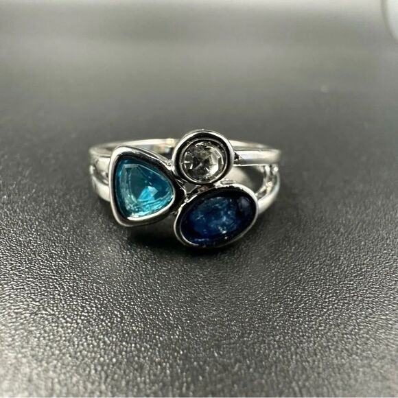 Silver & Blue Gemstone Cluster Ring – Size 7 – NWOT - Picture 15 of 17